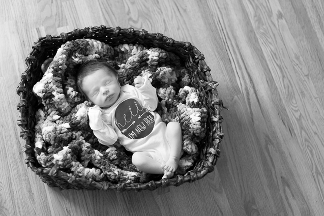 Evan Mills- - Kansas City Lifestyle Photographer | In-Home Newborn Session | www.anthem-photo.com | Anthem Photography Jaime Russell - www.anthem-photo.com - 009