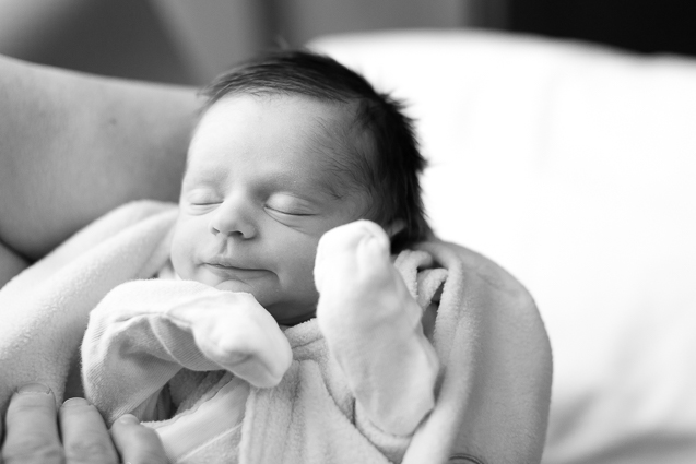 Evan newborn in hospital- - - www.anthem-photo.com - 003